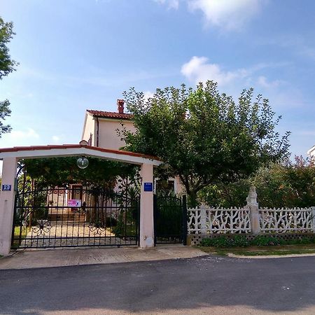 Apartment Gracijana Porec Esterno foto